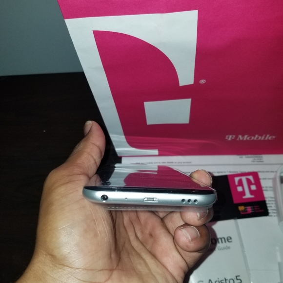 Android Galaxy Aristo 5 - Picture 2 of 6